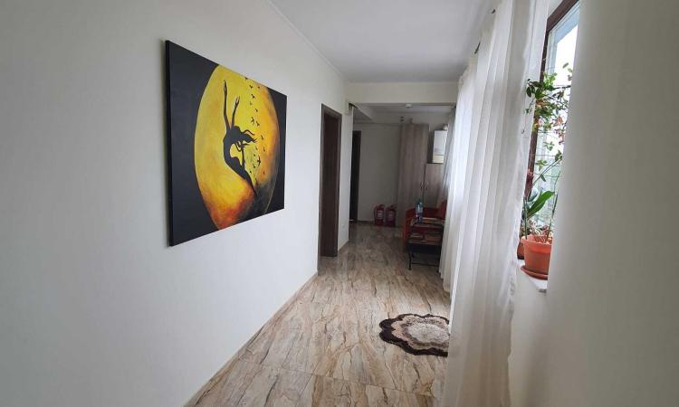 Mamaia Sat , pensiune 10 camere, 10 bai, posibilitate rate
