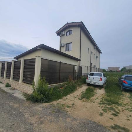 Mamaia Sat , pensiune 10 camere, 10 bai, posibilitate rate