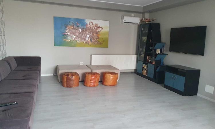 Mamaia Sat , pensiune 10 camere, 10 bai, posibilitate rate