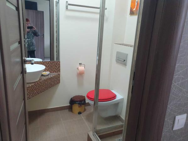 Mamaia Sat , pensiune 10 camere, 10 bai, posibilitate rate