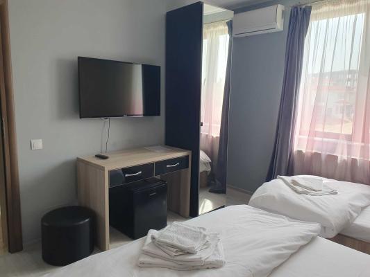Mamaia Sat , pensiune 10 camere, 10 bai, posibilitate rate