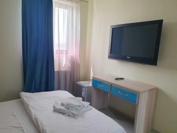 Mamaia Sat , pensiune 10 camere, 10 bai, posibilitate rate