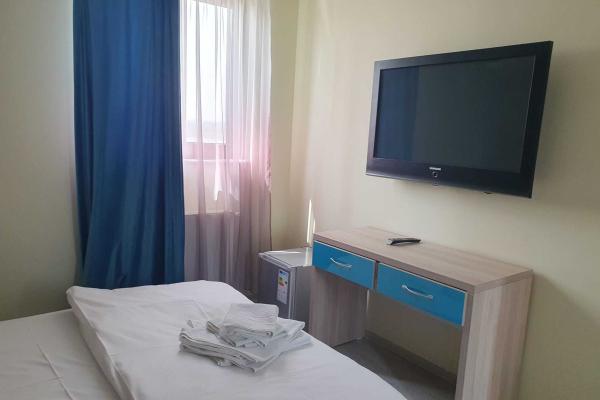 Mamaia Sat , pensiune 10 camere, 10 bai, posibilitate rate