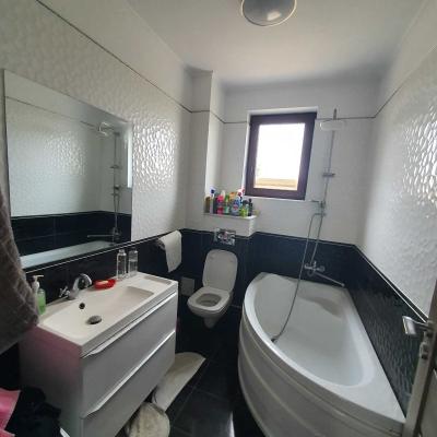 Mamaia Sat , pensiune 10 camere, 10 bai, posibilitate rate