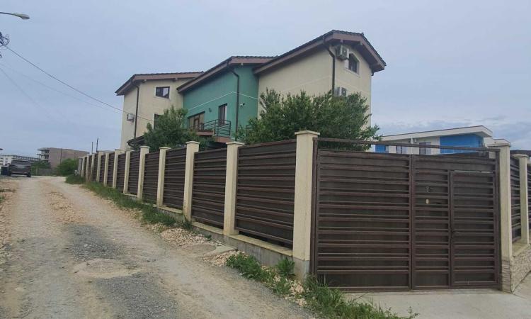 Mamaia Sat , pensiune 10 camere, 10 bai, posibilitate rate