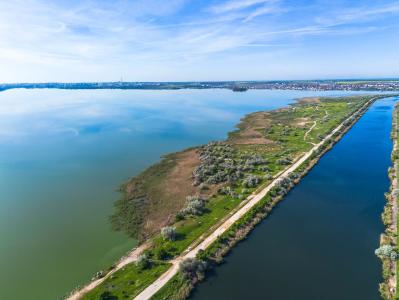 13,5 ha teren intravilan pe malul Lacului Siutghiol
