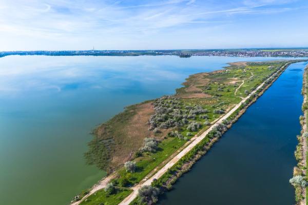 13,5 ha teren intravilan pe malul Lacului Siutghiol