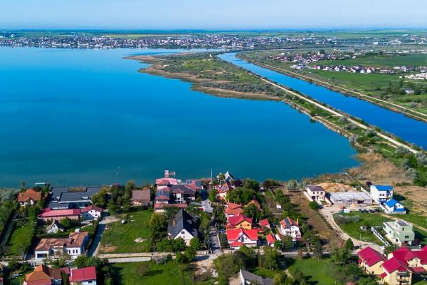 13,5 ha teren intravilan pe malul Lacului Siutghiol