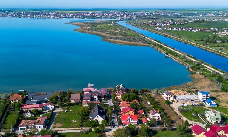 13,5 ha teren intravilan pe malul Lacului Siutghiol