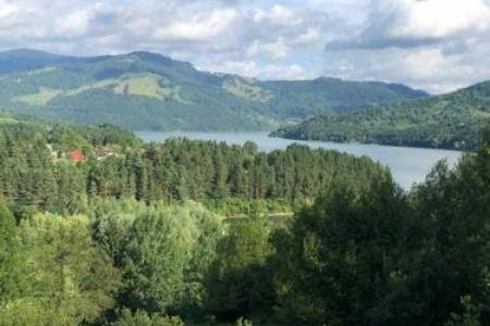 ceahlau , 14000mp, vedere superba catre lac