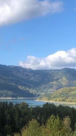 ceahlau , 14000mp, vedere superba catre lac