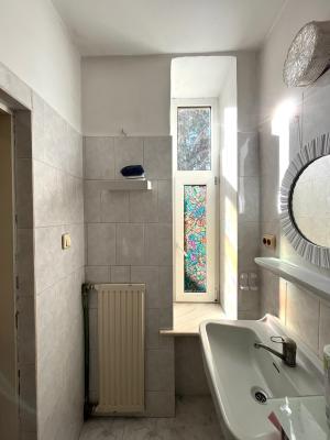 Apartament spațios1 cameră, 84 mp, în clădire istorică, pe malul Begai
