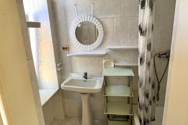 Apartament spațios1 cameră, 84 mp, în clădire istorică, pe malul Begai