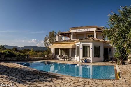 Villa Alba — Vilă cu 4 dormitoare și piscină lângă Liapades, Corfu