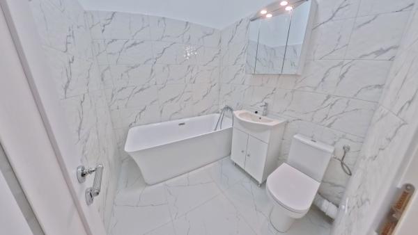 Apartament URIAS - 330 mp - 5 camere/4bai - living 140 mp -NEGOCIABIL