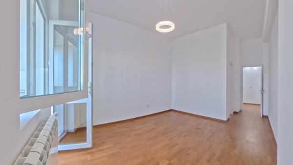 Apartament URIAS - 330 mp - 5 camere/4bai - living 140 mp -NEGOCIABIL