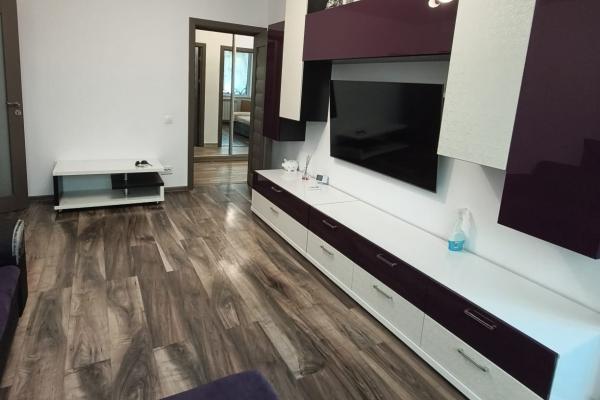 apartament 3 camere de inchiriat, zona Far
