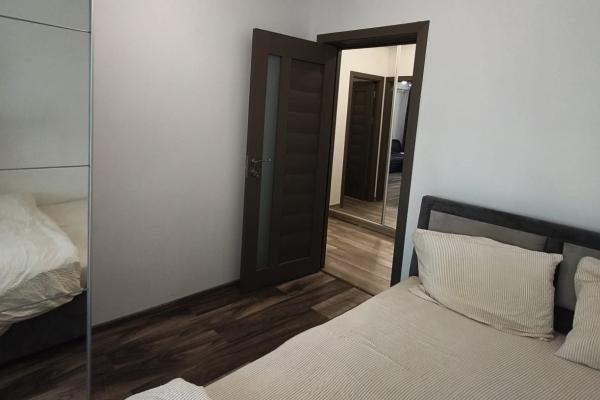 apartament 3 camere de inchiriat, zona Far