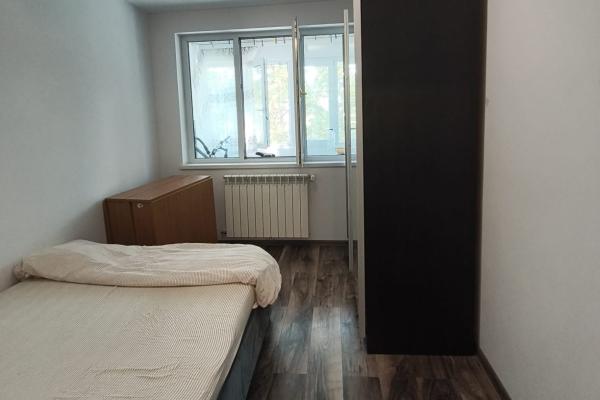 apartament 3 camere de inchiriat, zona Far