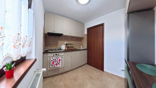 Apartament 2 camere curte proprie 52mp renovat total prima inchiriere
