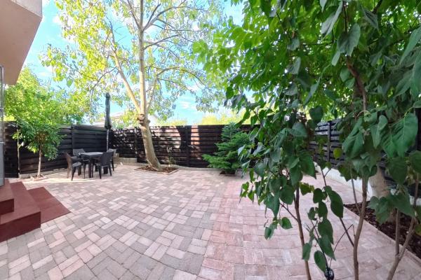 Apartament 2 camere curte proprie 52mp renovat total prima inchiriere