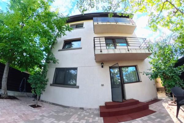 Apartament 2 camere curte proprie 52mp renovat total prima inchiriere