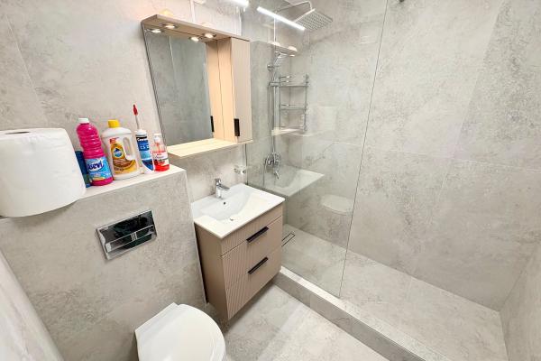 3 Camere - Gorjului - Uverturii - Metrou