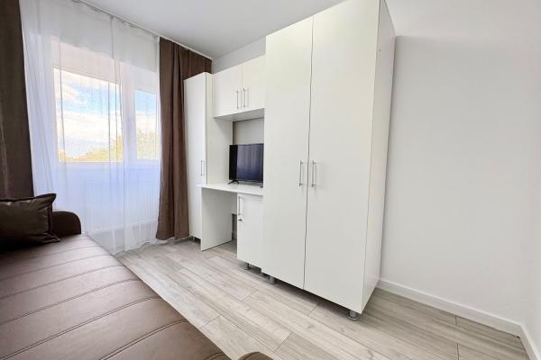 3 Camere - Gorjului - Uverturii - Metrou