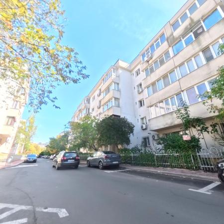 Decebal - str Voronet - 2 camere - mobilat/utilat