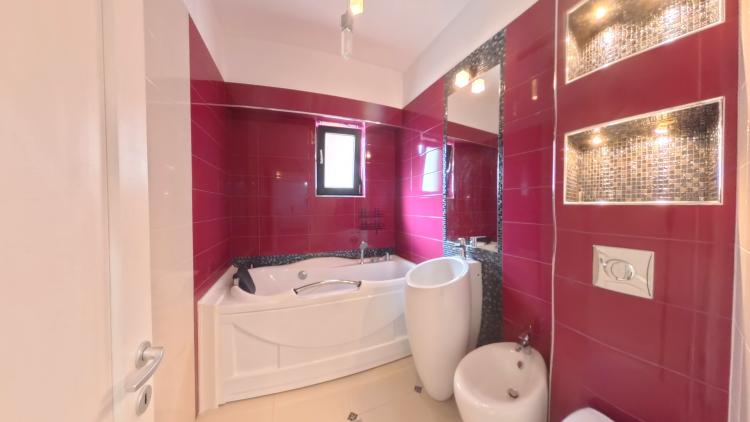 Decebal - Day Residence - 2 camere - SUT 70 MP