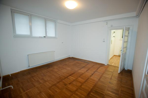 Piata Victoriei - Putul de Piatra - 2 camere decomandat - pentru firme