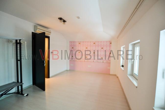 Vila LUX P+1+M - 5 camere - 160 mpc - Herastrau