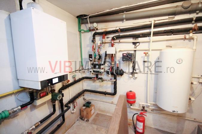 Unirii - Alba Iulia -vila LUX 2001 - S+P+2E - 10 camere -325 mp- garaj