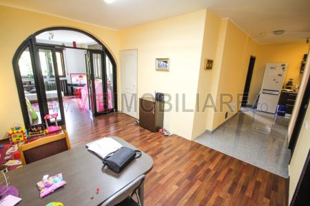 Unirii - Alba Iulia -vila LUX 2001 - S+P+2E - 10 camere -325 mp- garaj