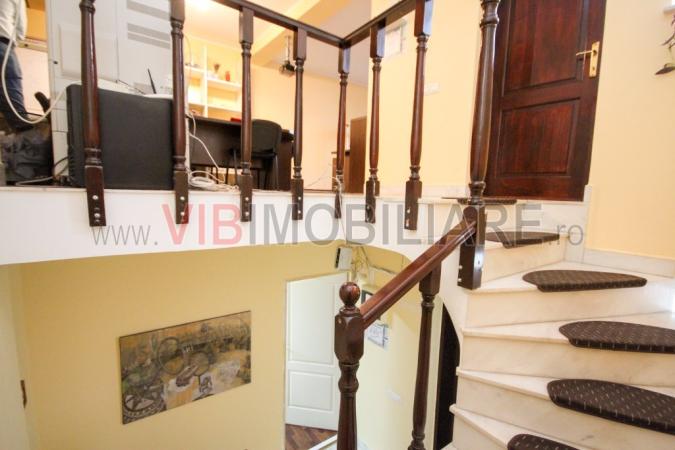 Unirii - Alba Iulia -vila LUX 2001 - S+P+2E - 10 camere -325 mp- garaj