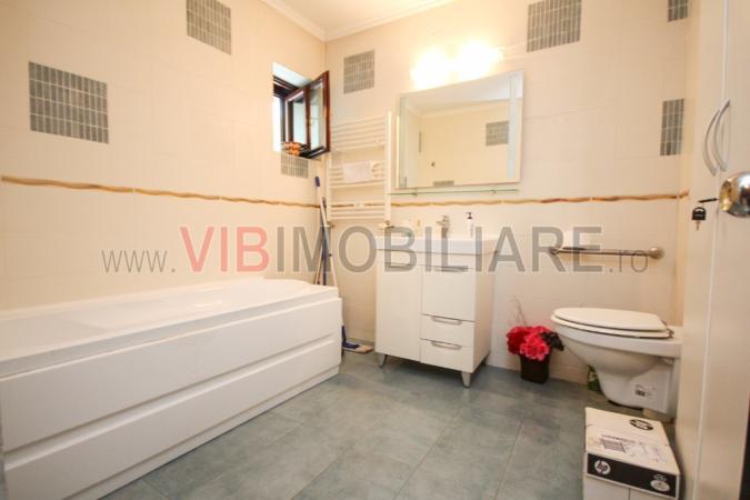 Unirii - Alba Iulia -vila LUX 2001 - S+P+2E - 10 camere -325 mp- garaj