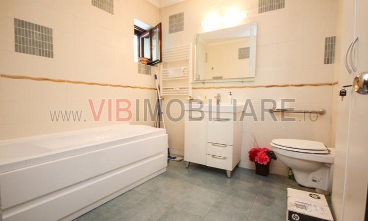 Unirii - Alba Iulia -vila LUX 2001 - S+P+2E - 10 camere -325 mp- garaj