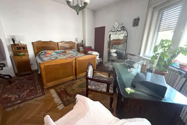 Proprietate rară lângă Piața Romană – 145 mp, clădire cu istorie, lift functional