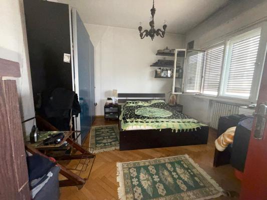 Proprietate rară lângă Piața Romană – 145 mp, clădire cu istorie, lift functional