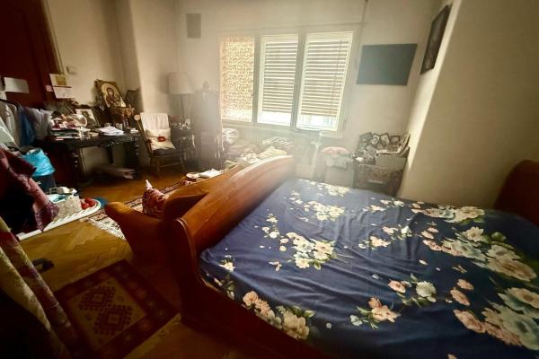 Proprietate rară lângă Piața Romană – 145 mp, clădire cu istorie, lift functional