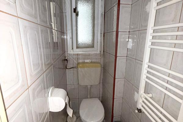 Proprietate rară lângă Piața Romană – 145 mp, clădire cu istorie, lift functional
