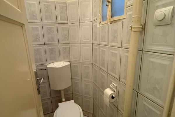 Proprietate rară lângă Piața Romană – 145 mp, clădire cu istorie, lift functional