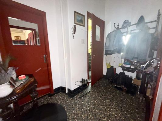 Proprietate rară lângă Piața Romană – 145 mp, clădire cu istorie, lift functional