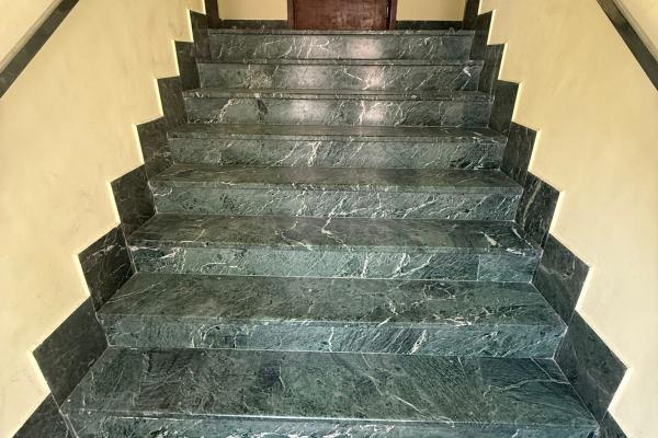 Proprietate rară lângă Piața Romană – 145 mp, clădire cu istorie, lift functional