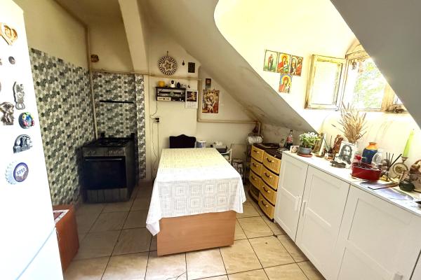 Apartament la mansardă într-o vilă superbă din Cotroceni