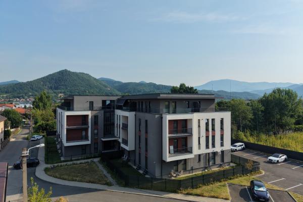 Apartament 2 camere ,etaj 2 ,Centrul vechi
