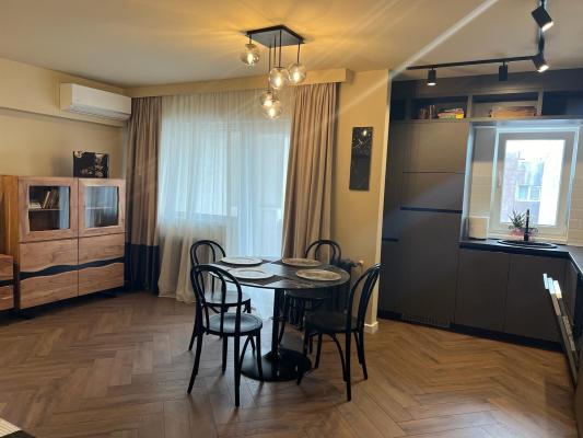 Apartament 2 camere ,B-dul Traian zona Pizza Plus