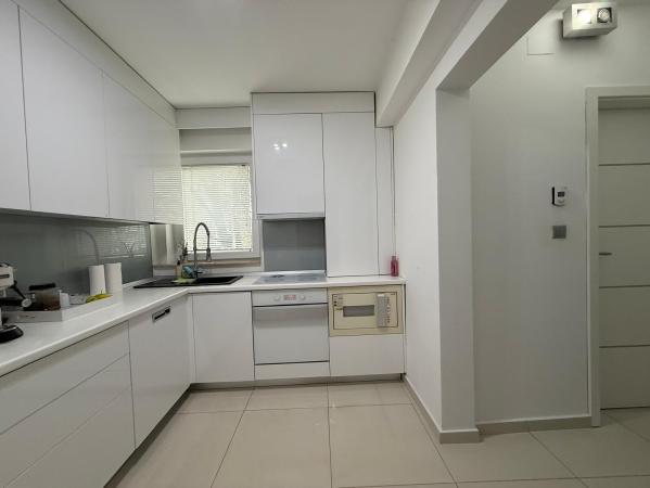 Inchiriere-Apartament 2 camere, etaj 1,ultracentral, Culturii, Baia Mare!