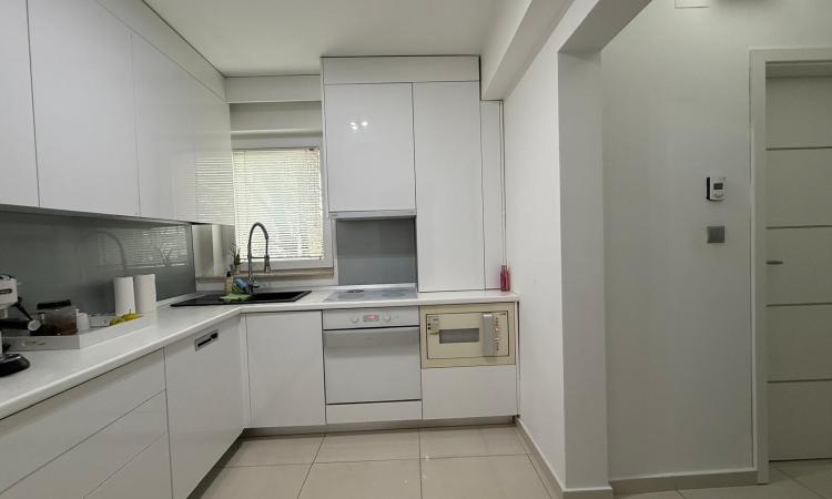 Inchiriere-Apartament 2 camere, etaj 1,ultracentral, Culturii, Baia Mare!