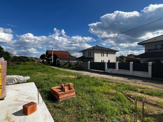 Case individuale  pe parter ,550 mp teren , Tăuții Măgherăuș ,central